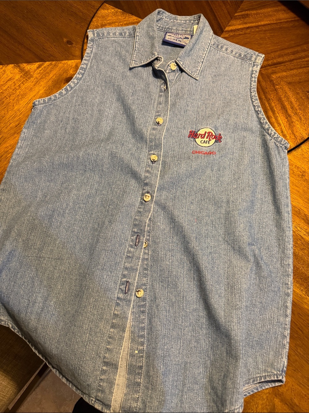 Hard Rock Cafe Light Blue Sleeveless Denim Button-Front Shirt
